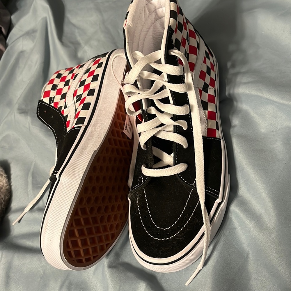 NWT Vans Y6 W7.5 Never worn
